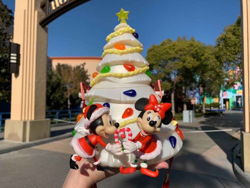 PHOTOS New LightUp Mickey & Minnie Christmas Tree