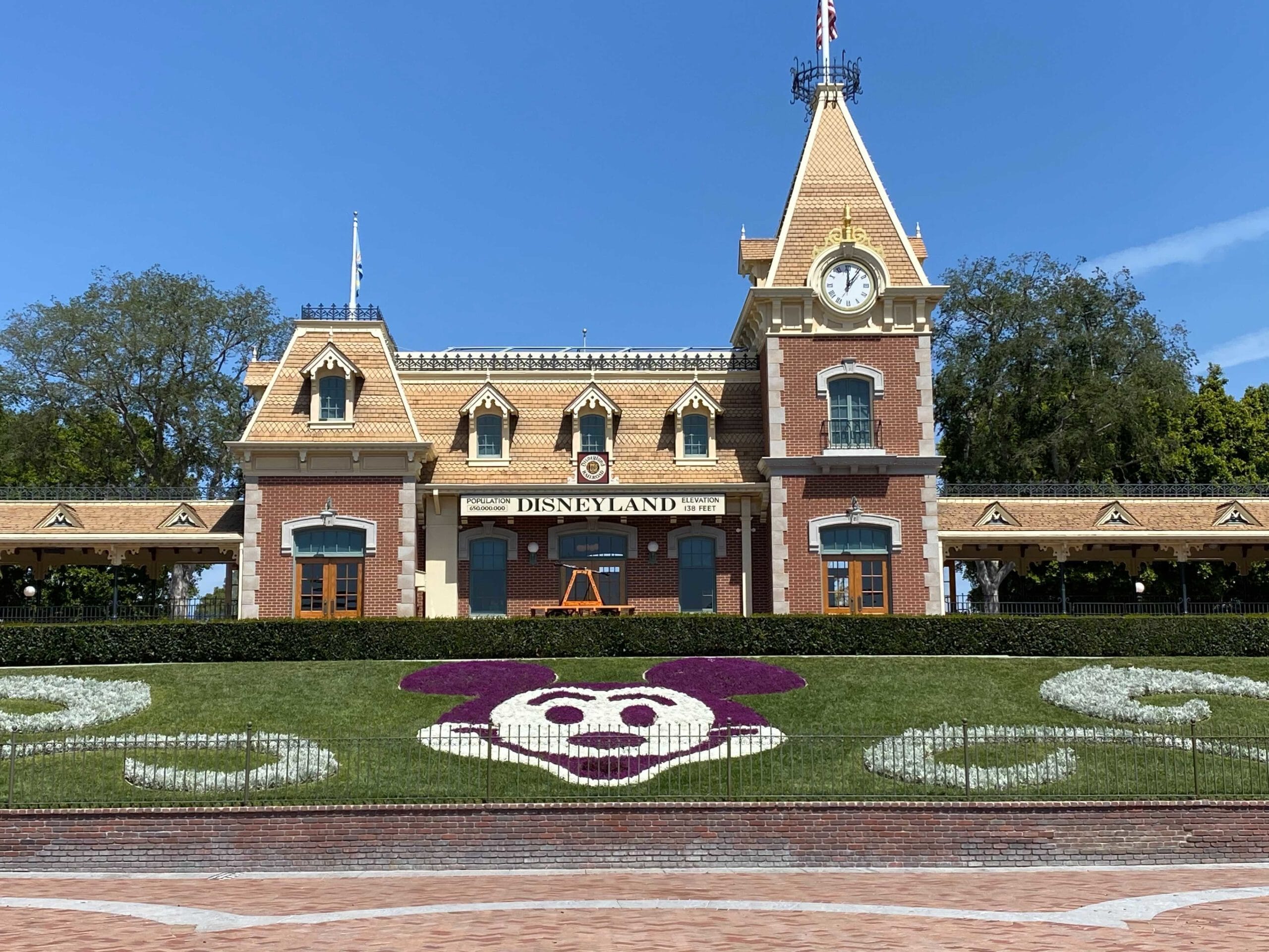 Park Hours Released For Disneyland Resort Through October 3 Disneyland News Today